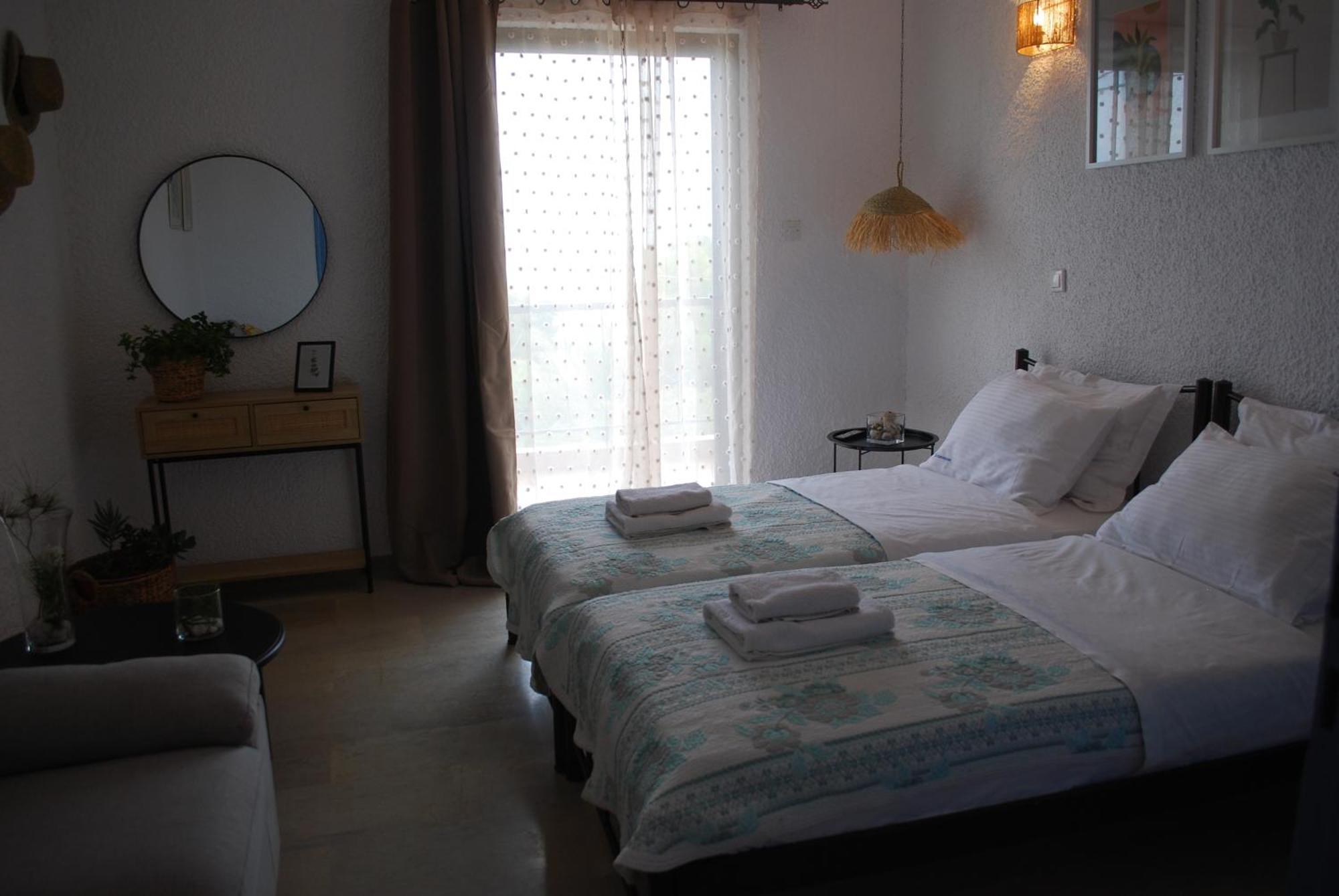 Sunset Rooms Agia Marina  Eksteriør bilde