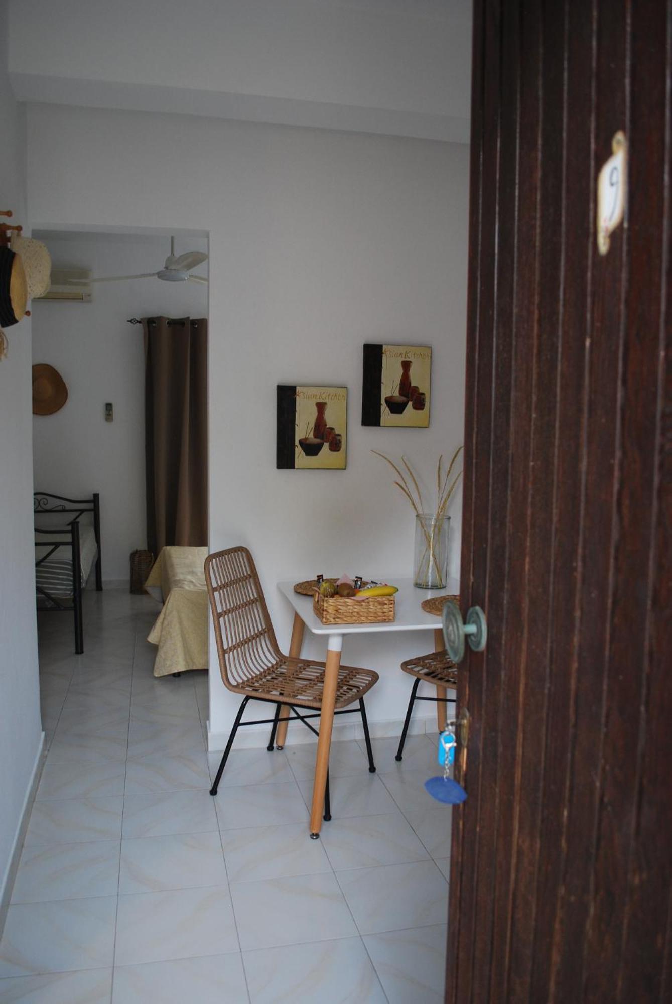 Sunset Rooms Agia Marina  Eksteriør bilde
