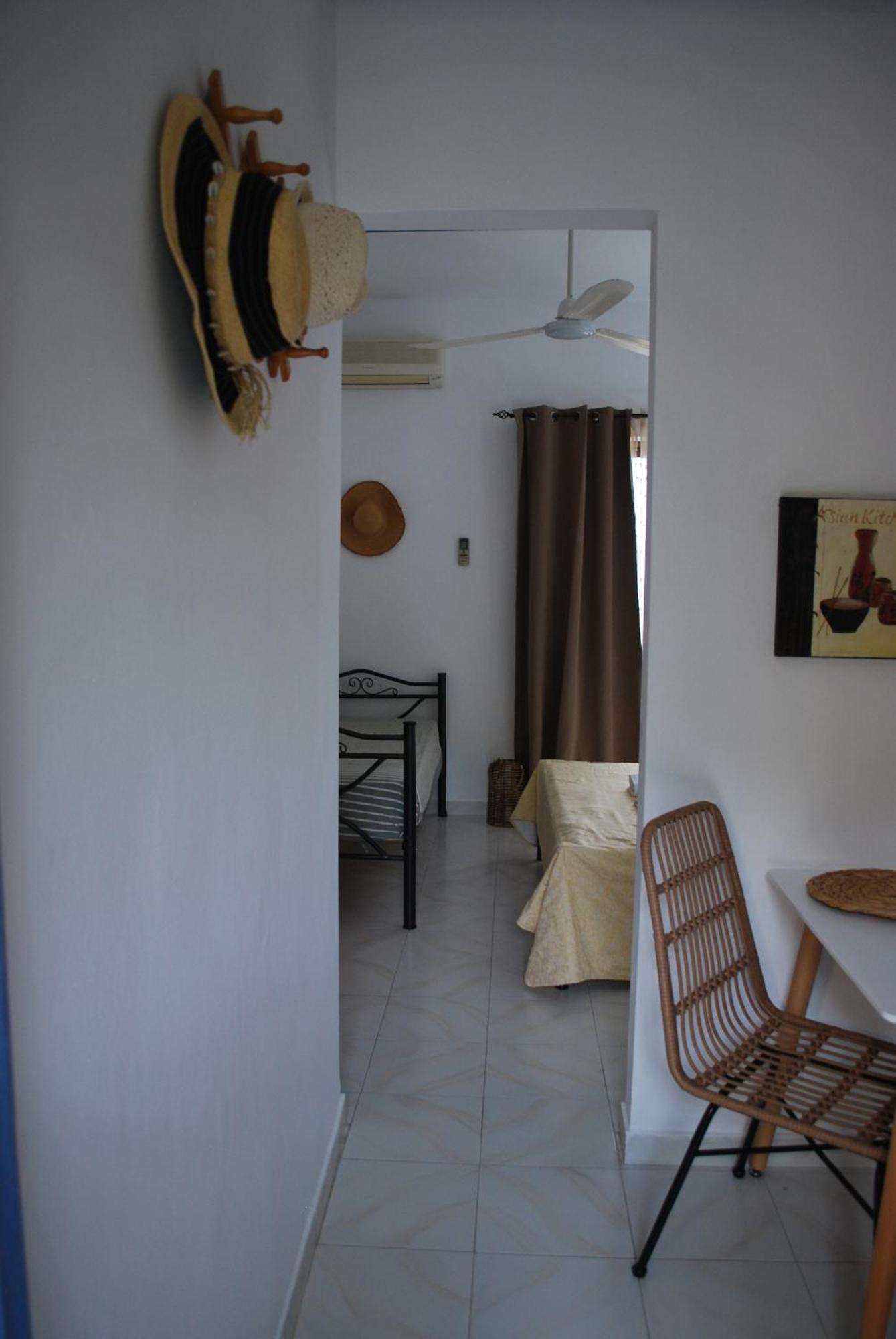 Sunset Rooms Agia Marina  Eksteriør bilde