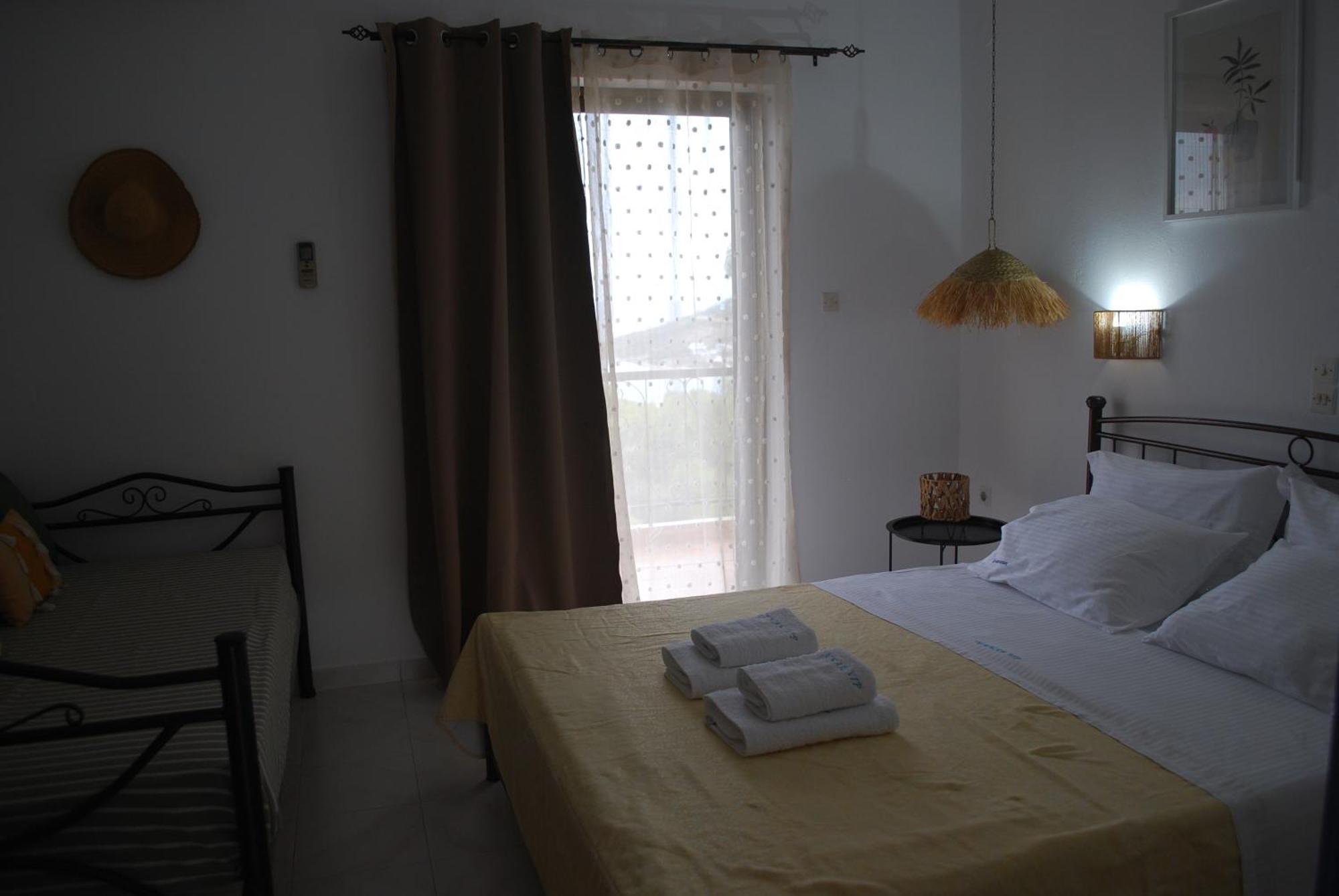 Sunset Rooms Agia Marina  Eksteriør bilde