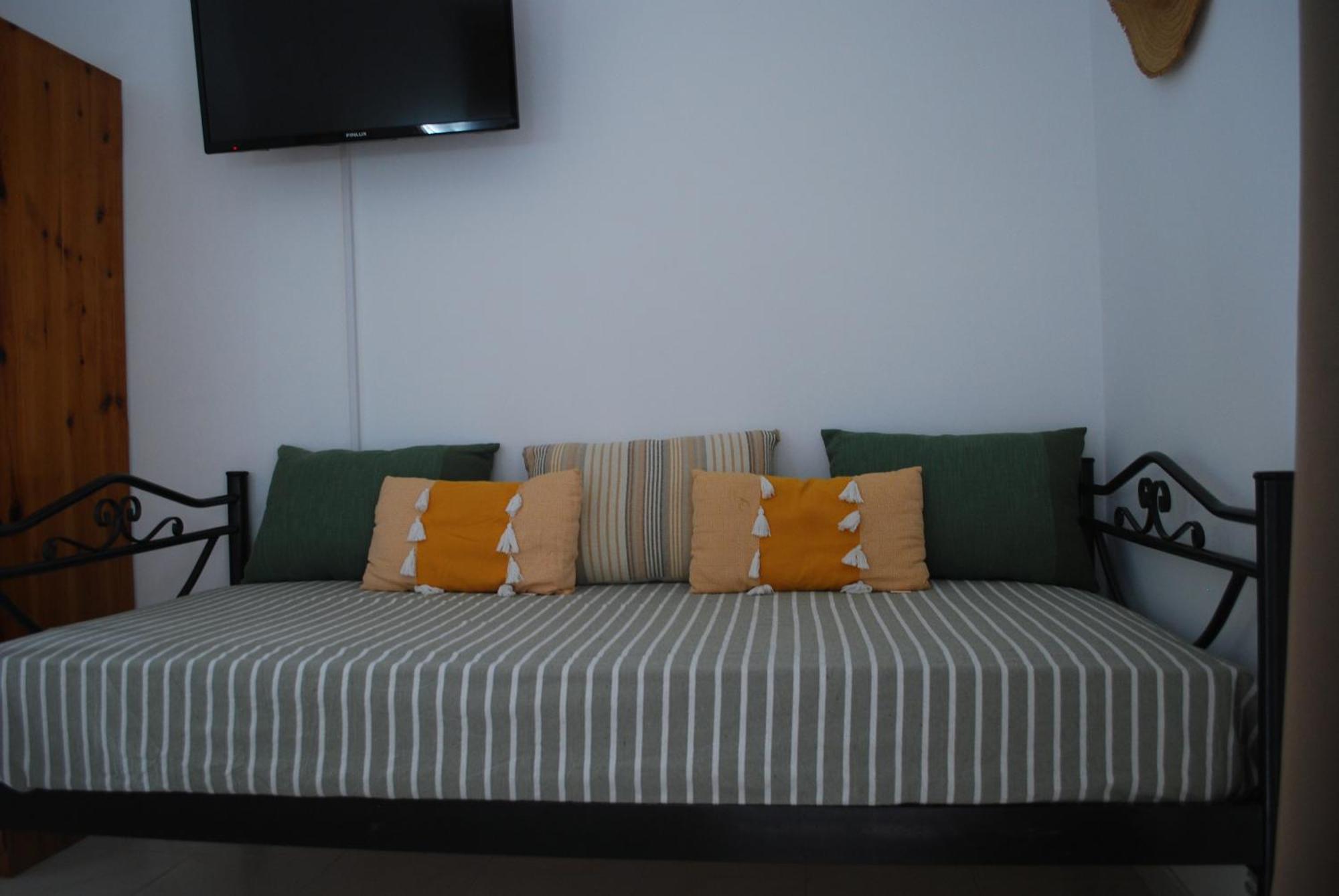 Sunset Rooms Agia Marina  Eksteriør bilde