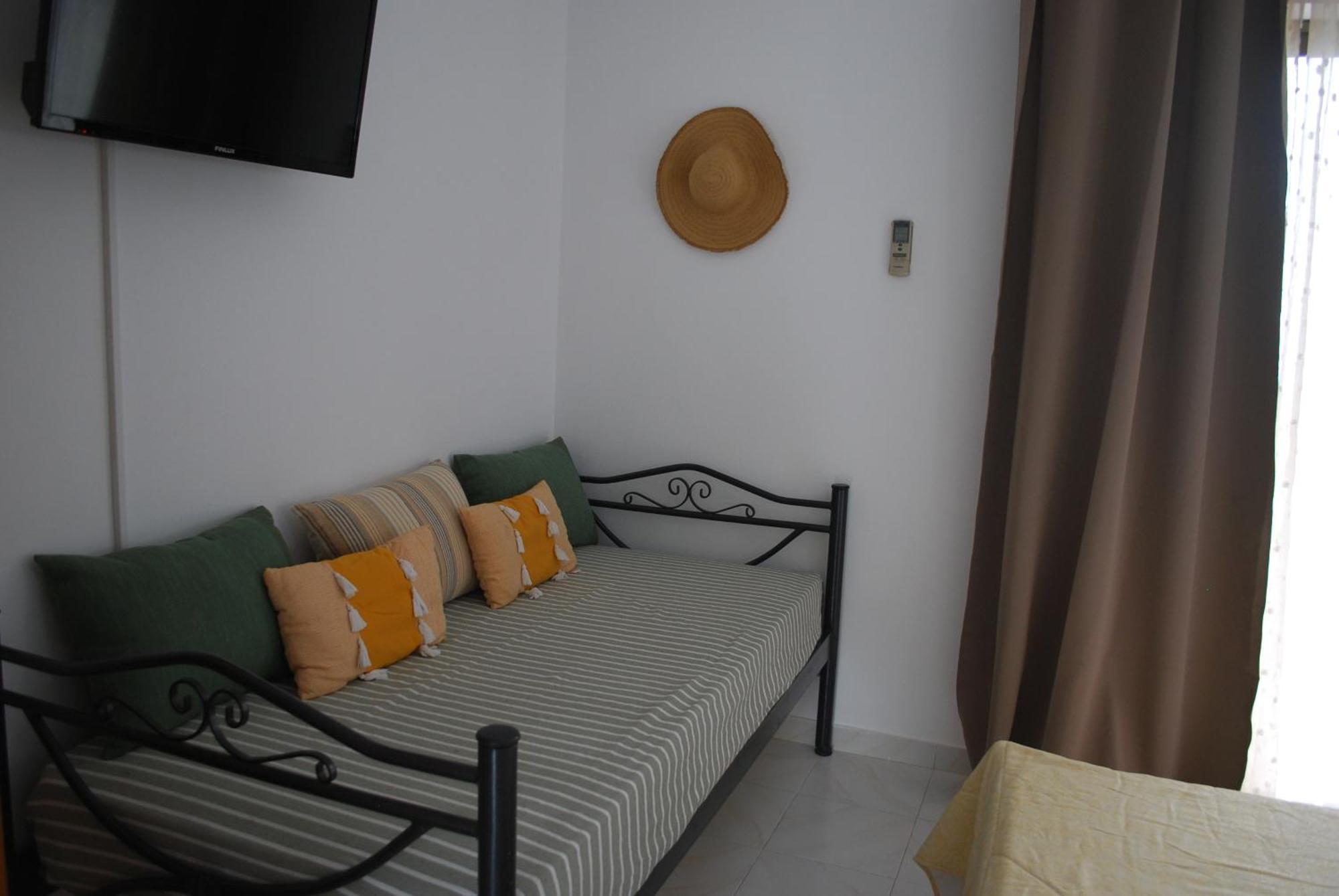 Sunset Rooms Agia Marina  Eksteriør bilde
