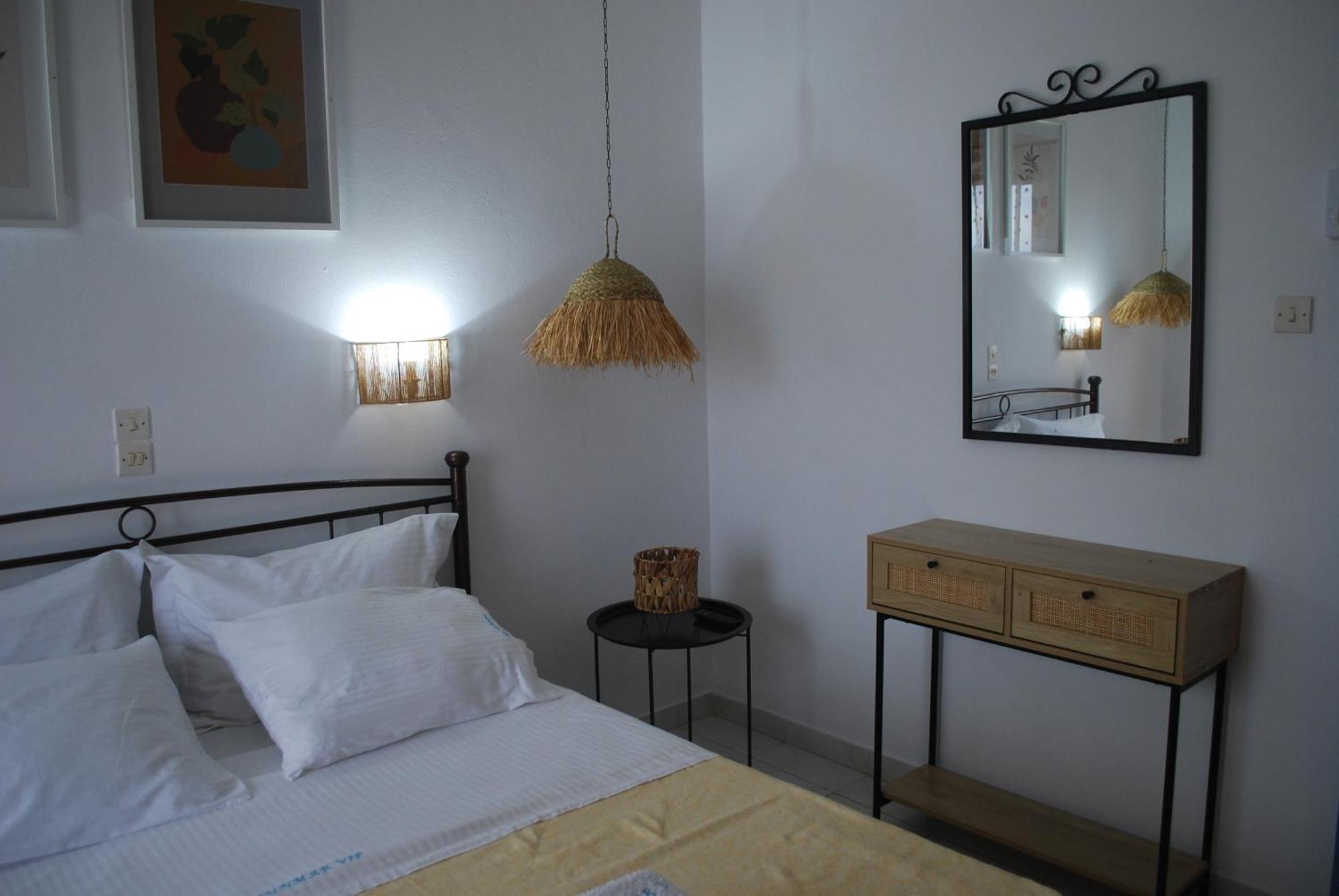 Sunset Rooms Agia Marina  Eksteriør bilde